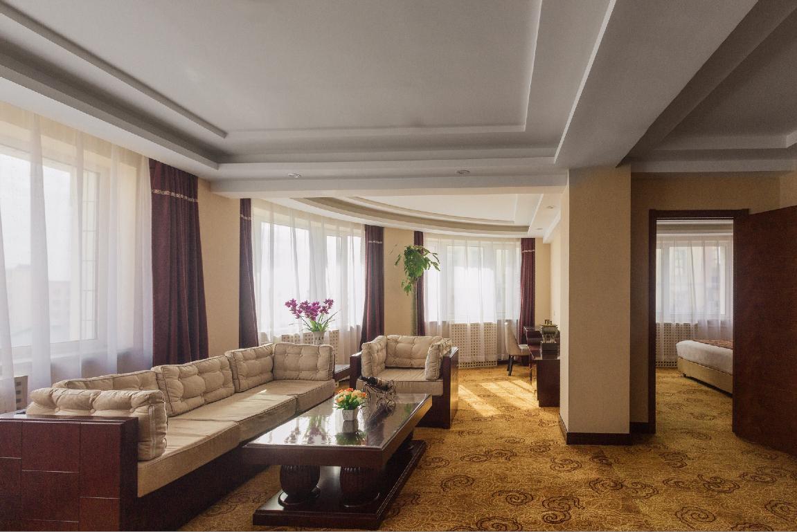 Beiguo Zhichun Business Hotel Manzhouli Buitenkant foto